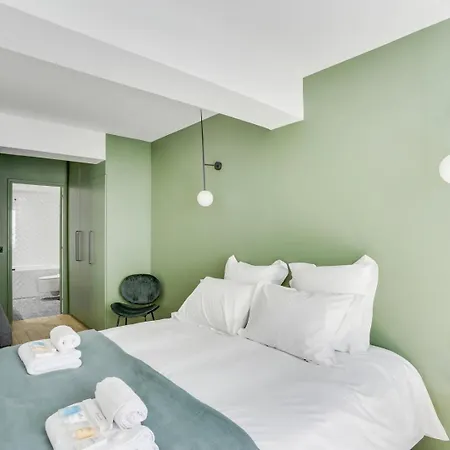169 W - Elegant A Apartment *