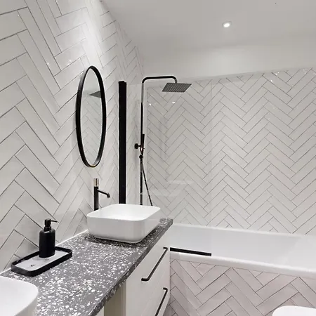 169 W - Elegant A Apartment *