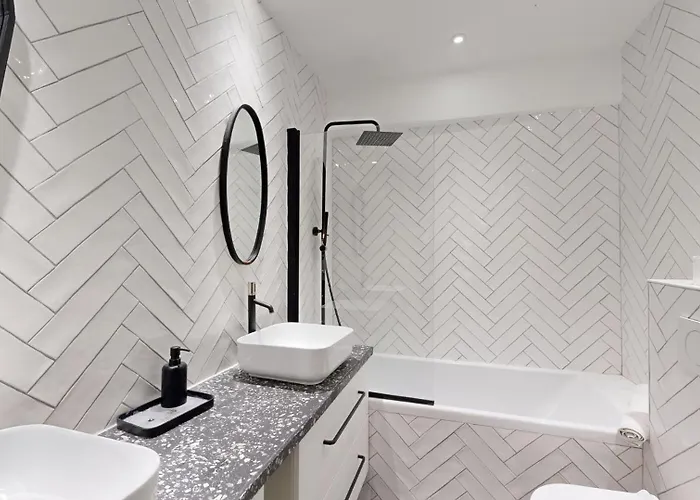 169 W - Elegant A Апартаменты *