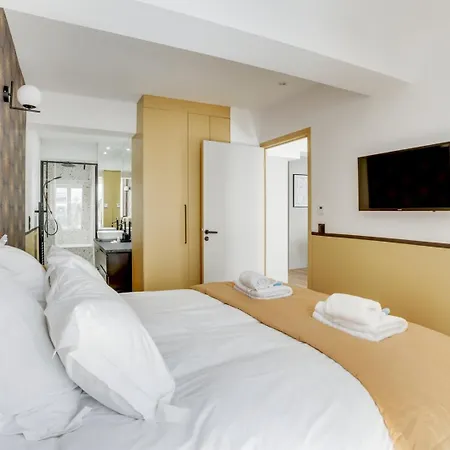 169 W - Elegant A Apartman *
